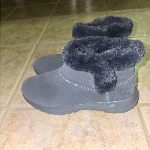 Skechers Gray Faux Furlined Boots Womens Size 7 - Picture 3 of 8